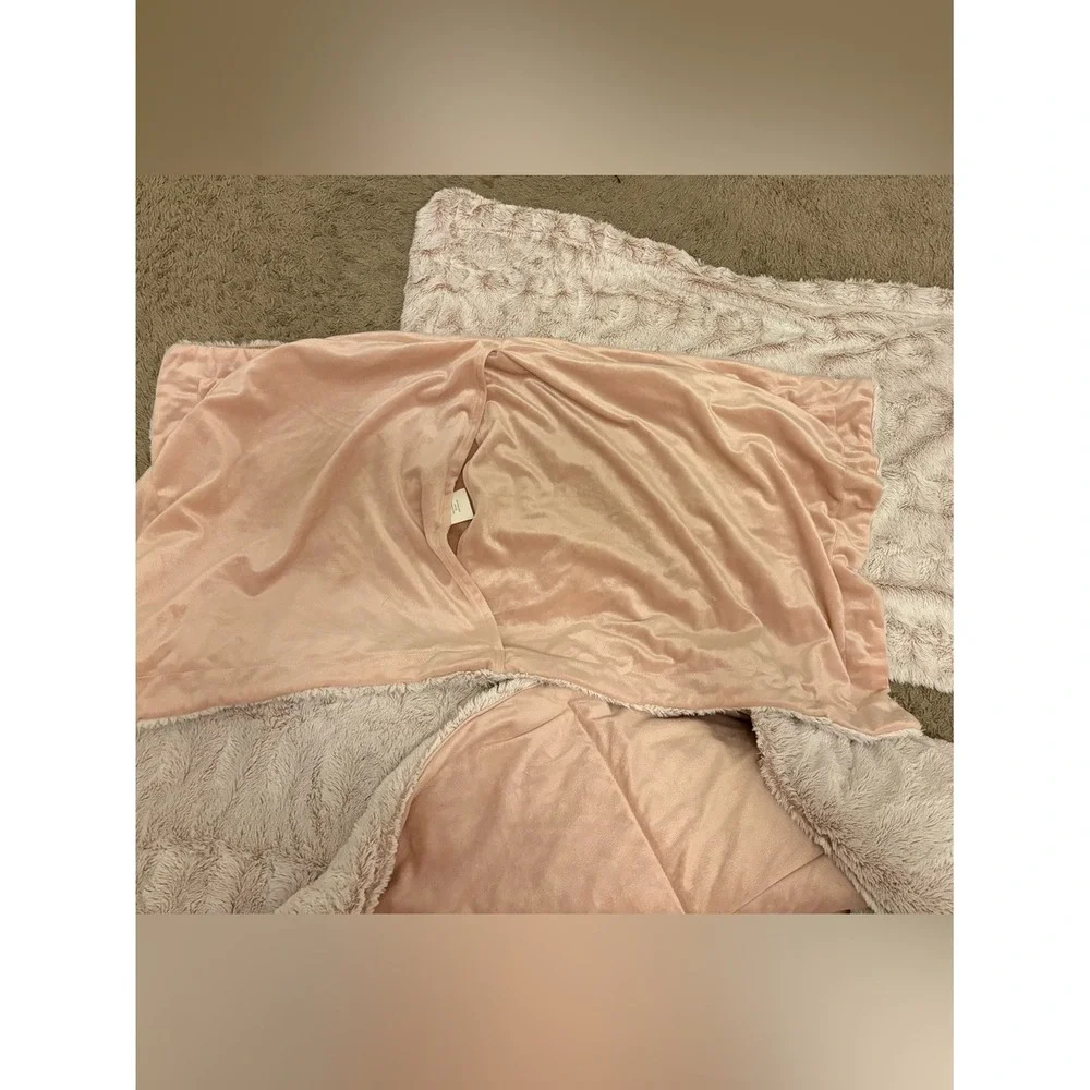 Madison Park Plush California‎ King Comforter w/2 Shams - Light Blush Pink